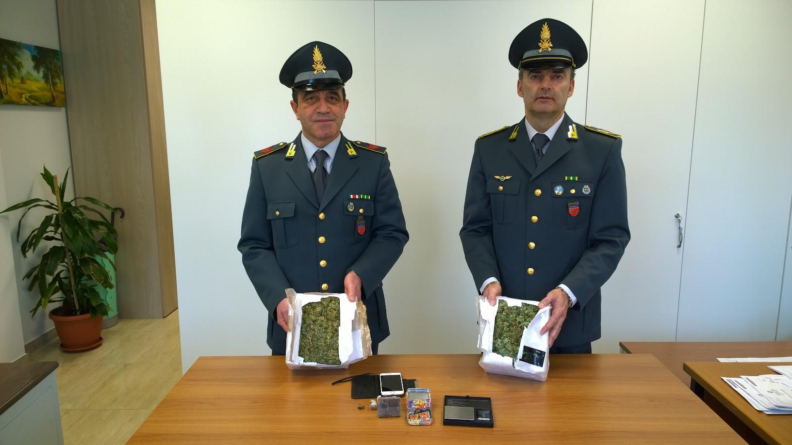 Operazione antidroga della Guardia di Finanza . Un arresto e sostanze sequestrate