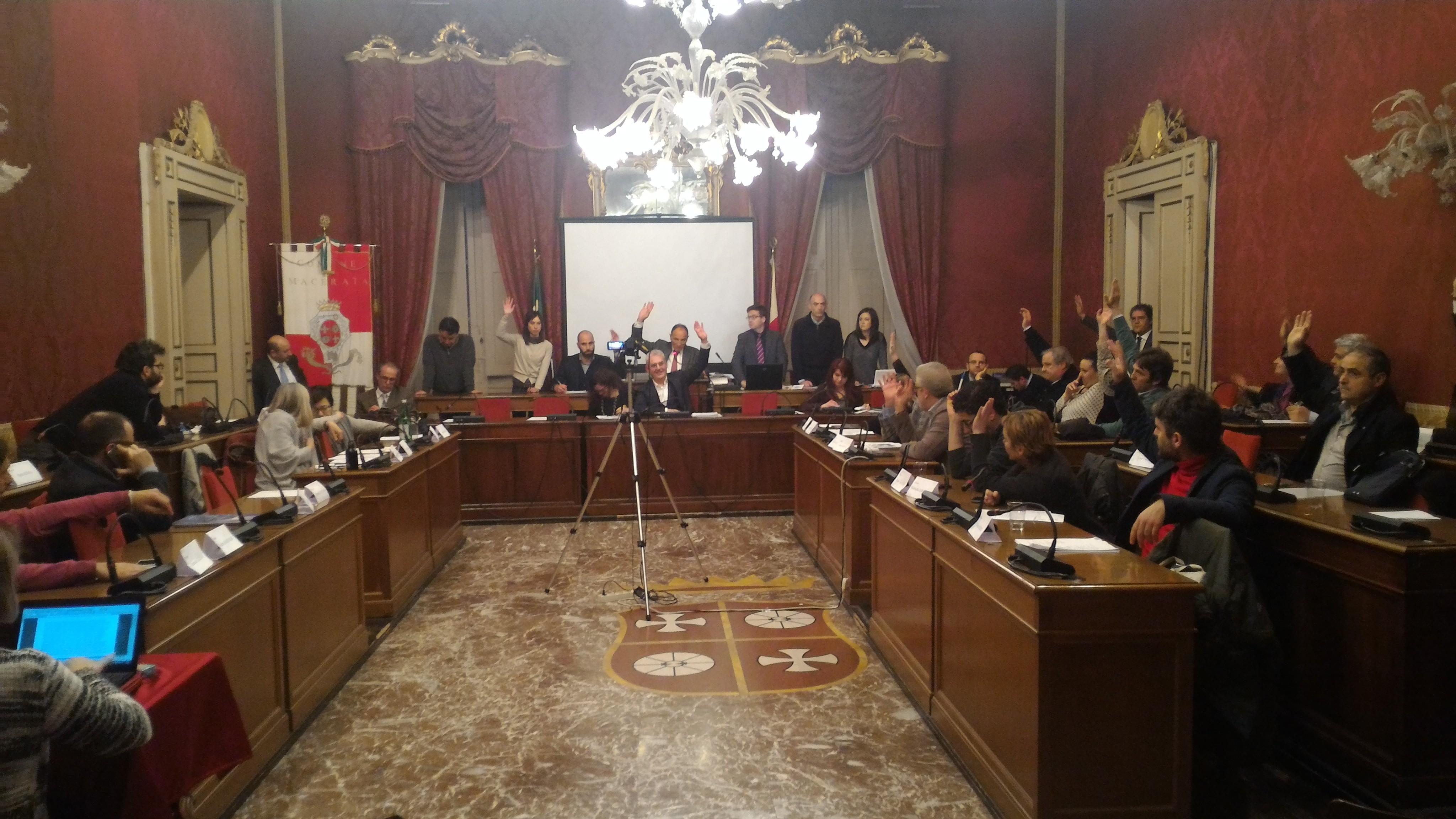 Macerata: approvato il bilancio di previsione 2016/2018