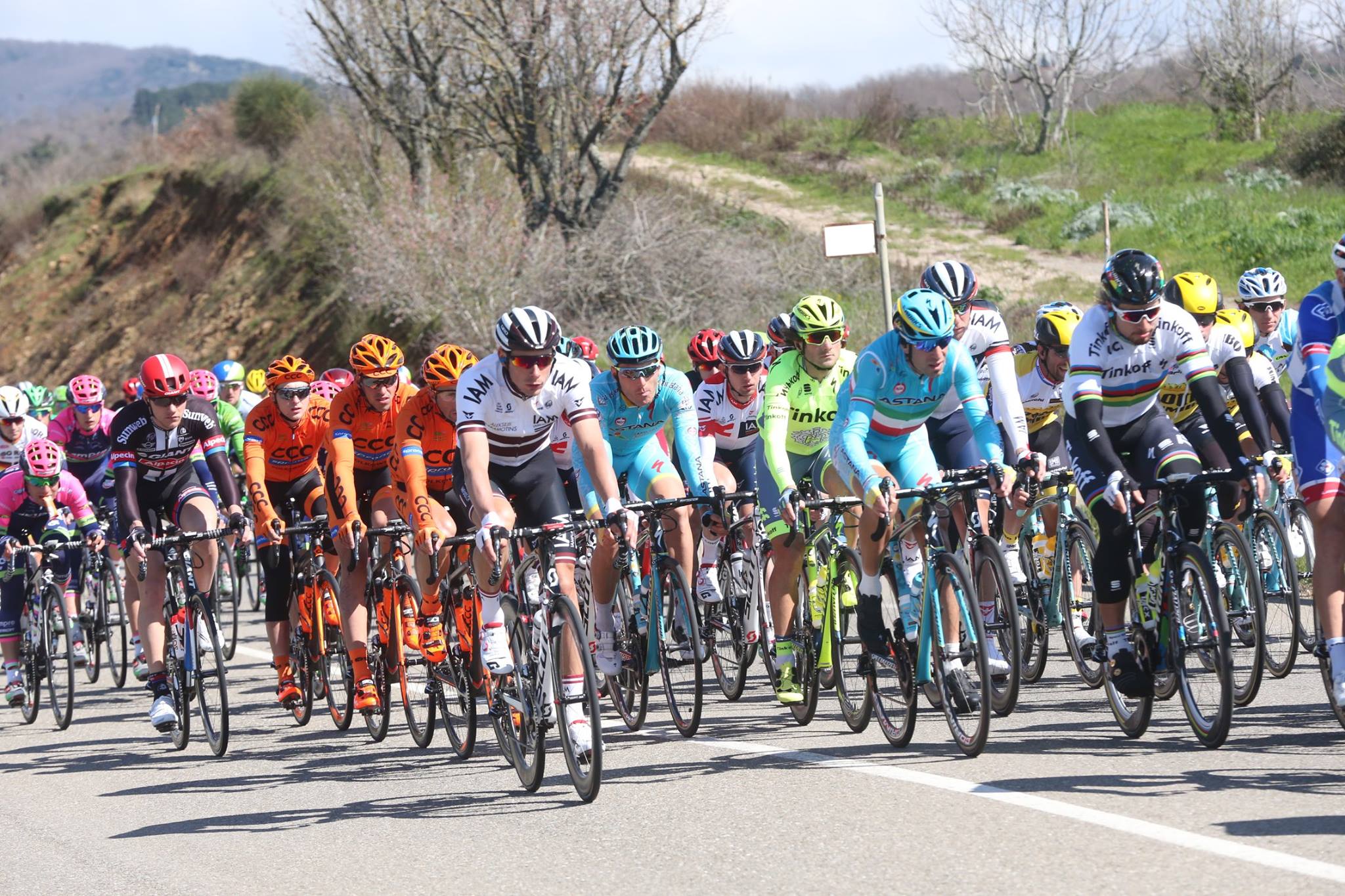 Domenica con la Tirreno-Adriatico sul Monte San Vicino