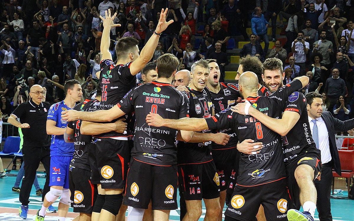 La Lube batte Perugia (3-2) in Gara 3 e riapre la sfida