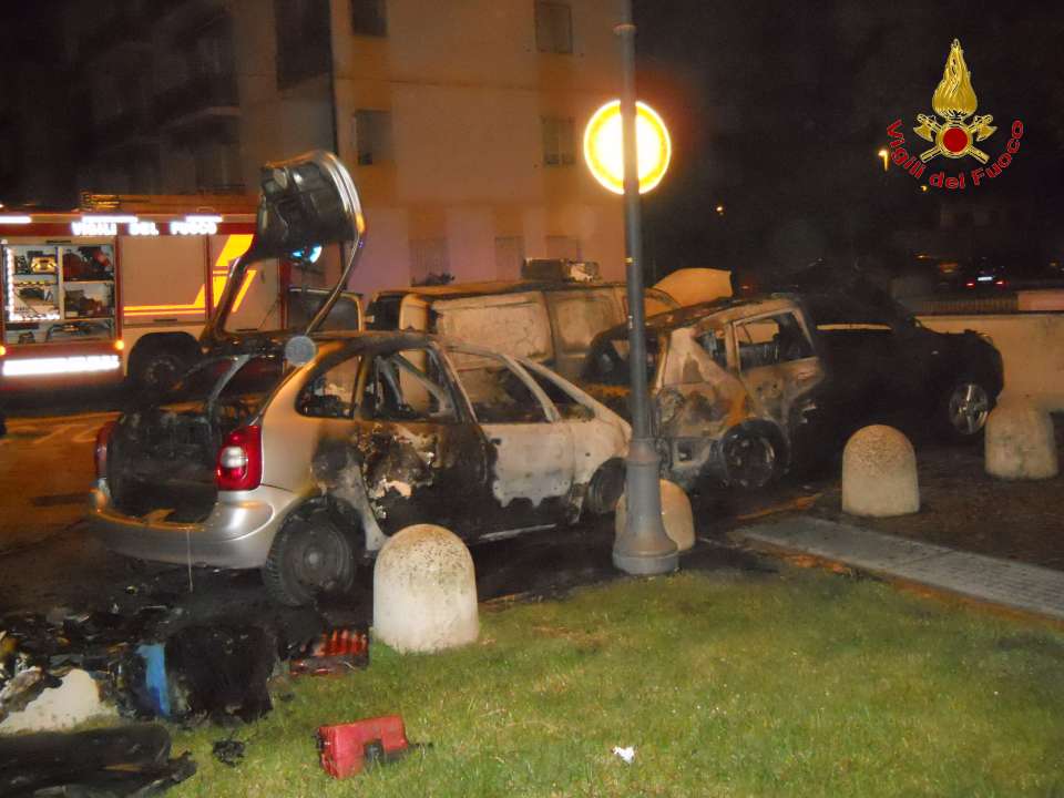 Tre auto incendiate a Porto Recanati. Si sospetta il dolo