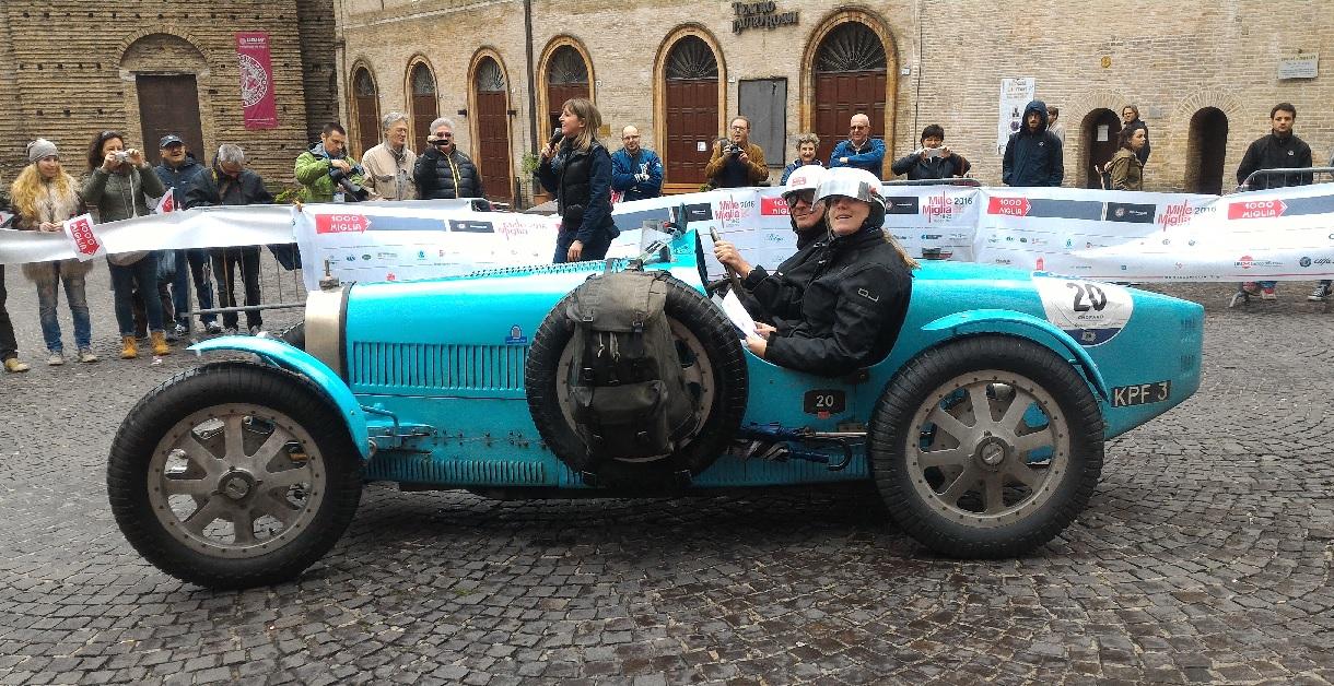 Il fascino della Mille Miglia sulle strade di Macerata