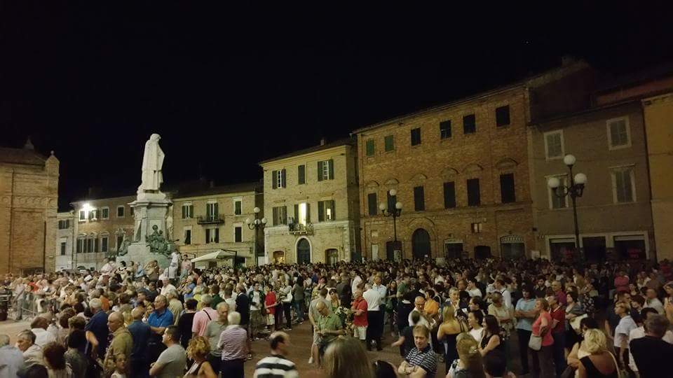 Recanati, fuochi d’artificio chiudono la Festa con Giacomo