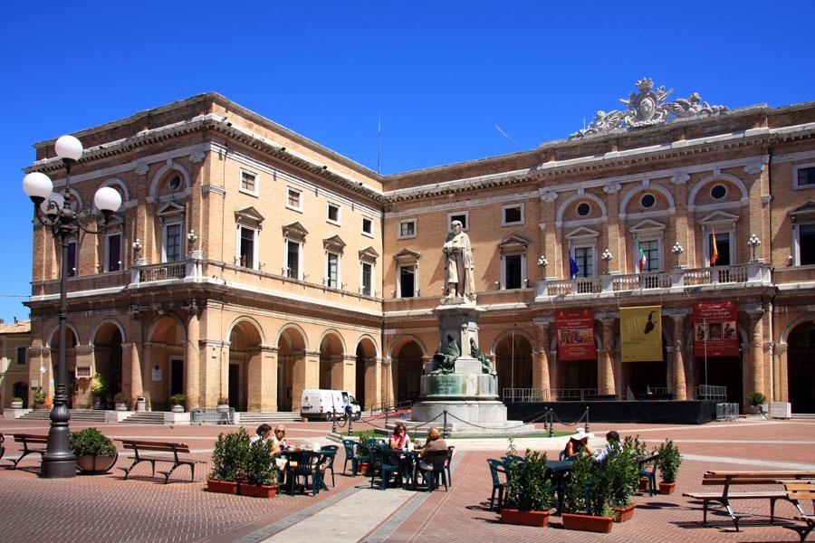 Macerata e Sferisterio per Recanati Capitale della Cultura