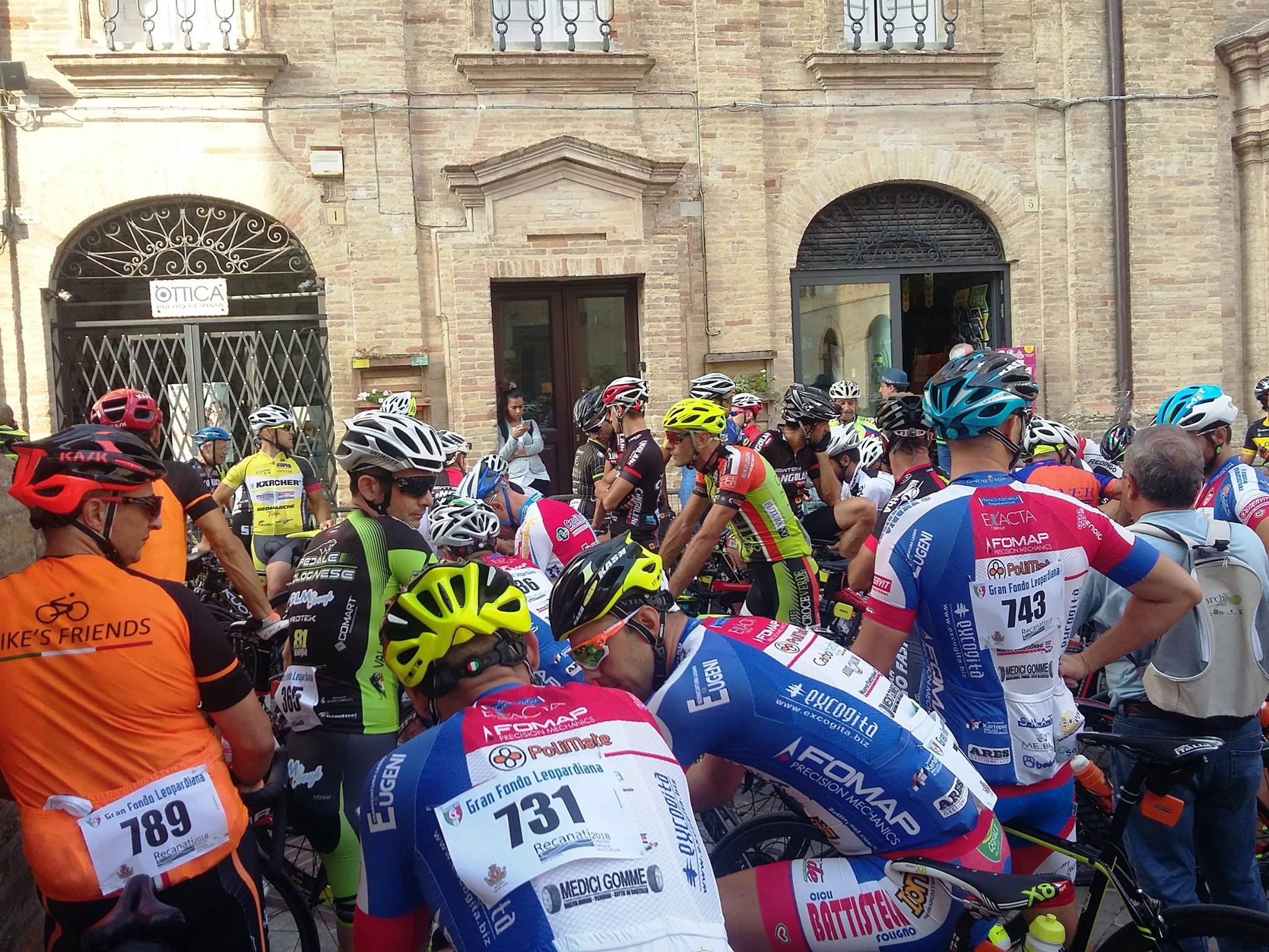 Recanati, Granfondo Leopardiana con 1500 partecipanti