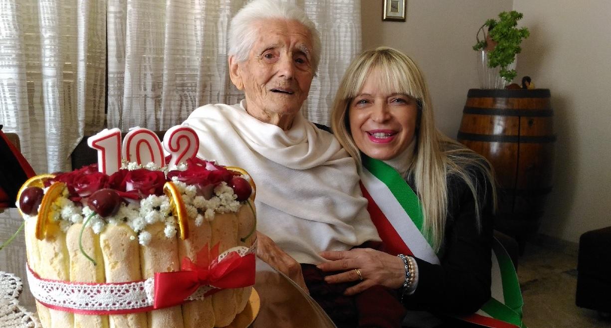 San Severino Marche, i 102 anni di Luigia Vissani con il sindaco e la Rai