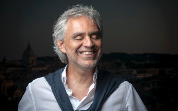 Unimc, cerimonia in piazza per la laurea honoris causa ad Andrea Bocelli