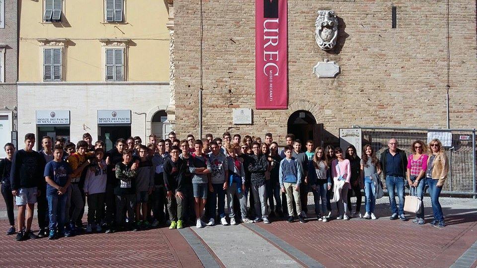 Recanati, sulla Torre del Borgo con gli studenti del Liceo Leopardi