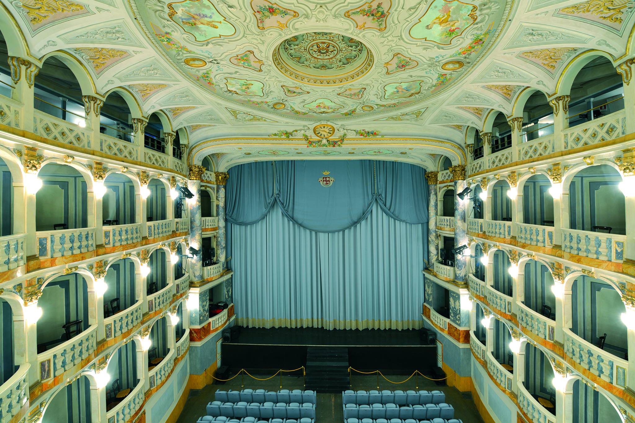 Inagibile la sala Gigli, chiusi per sicurezza Teatro Lauro Rossi e Antichi Forni