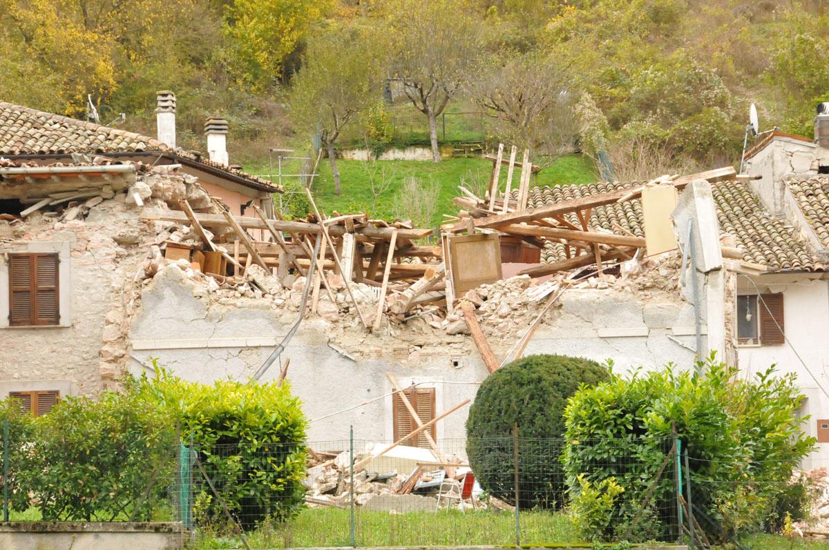 Report terremoto. In 3 giorni verificate 300 scuole, 26.705 senza casa