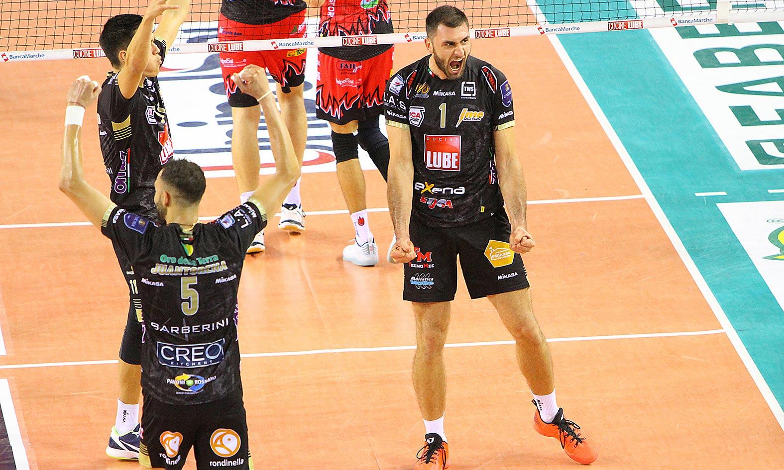 Lube, rimonta da favola. Perugia cede 3 a 2 nel big match di SuperLega