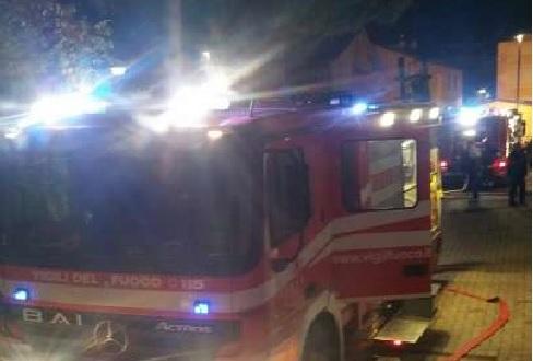 Calzaturificio in fiamme nella notte a Morrovalle