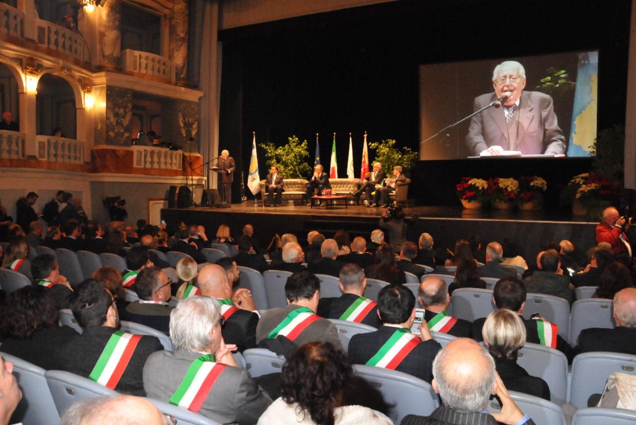 Giornata delle Marche, coesione e futuro. Premiati Zamberletti e Pianesi