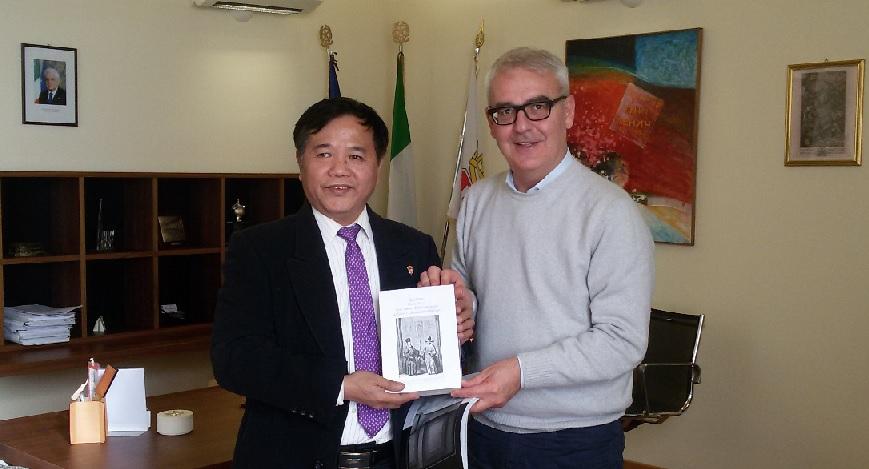 Macerata, delegazione cinese di Zhaoqing ricevuta dal sindaco Carancini