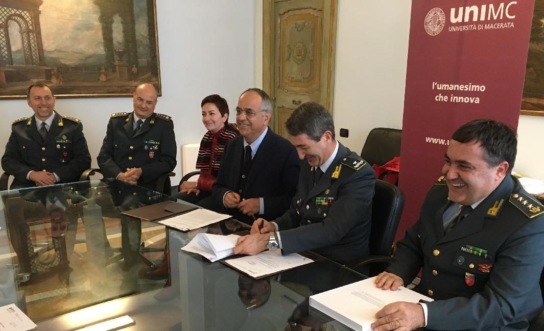 Accordo tra Unimc e Guardia di Finanza per favorire la formazione del personale