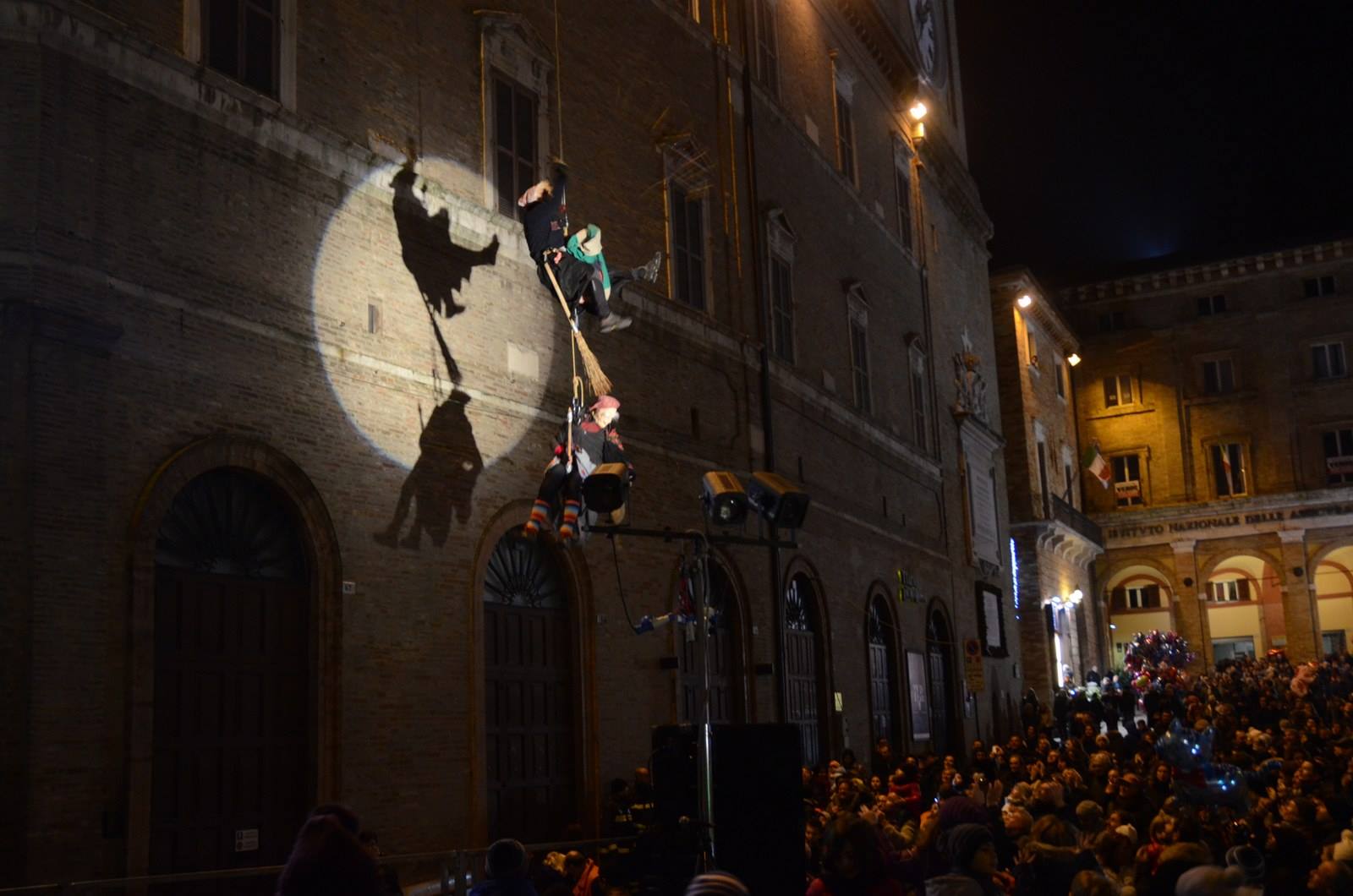 Macerata, rinviata la Festa della Befana prevista per oggi pomeriggio