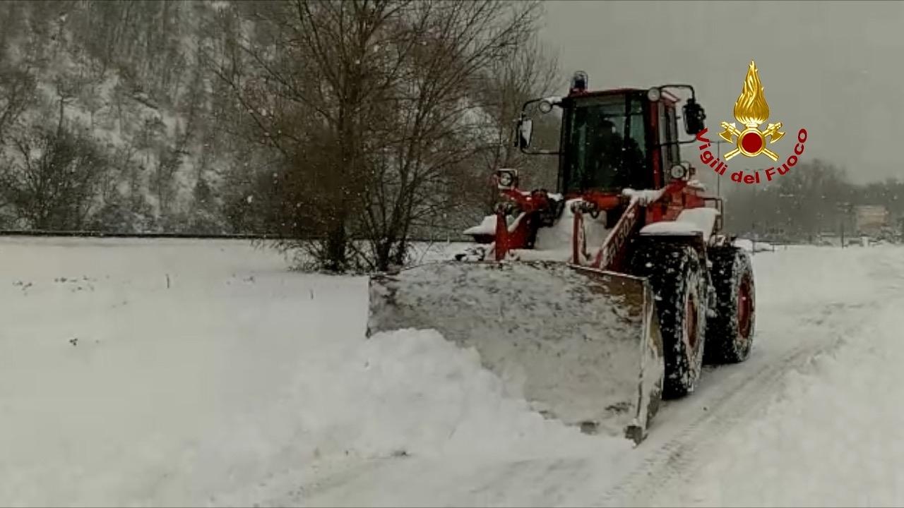 Emergenza neve nelle zone del sisma, 12mila utenze senza luce