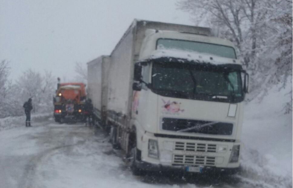 Chiusa la SS 16 Adriatica ai mezzi pesanti nel tratto maceratese da nord a sud