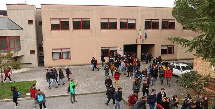 L’Istituto Bramante di Macerata apre le porte, festa e solidarietà per Bolognola