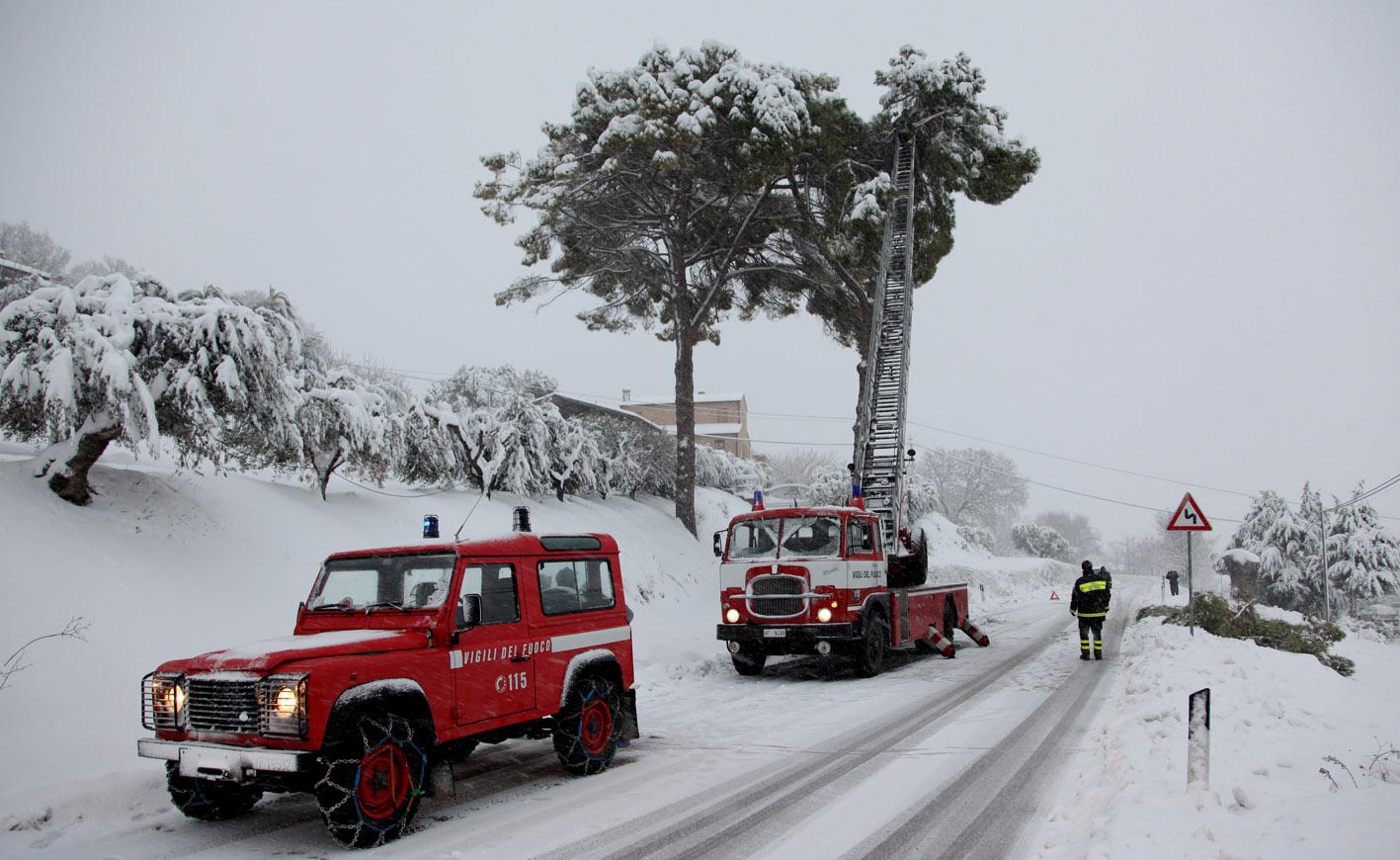 Neve e sisma: alimentato il ripetitore dell’Ascensione, rischio valanghe