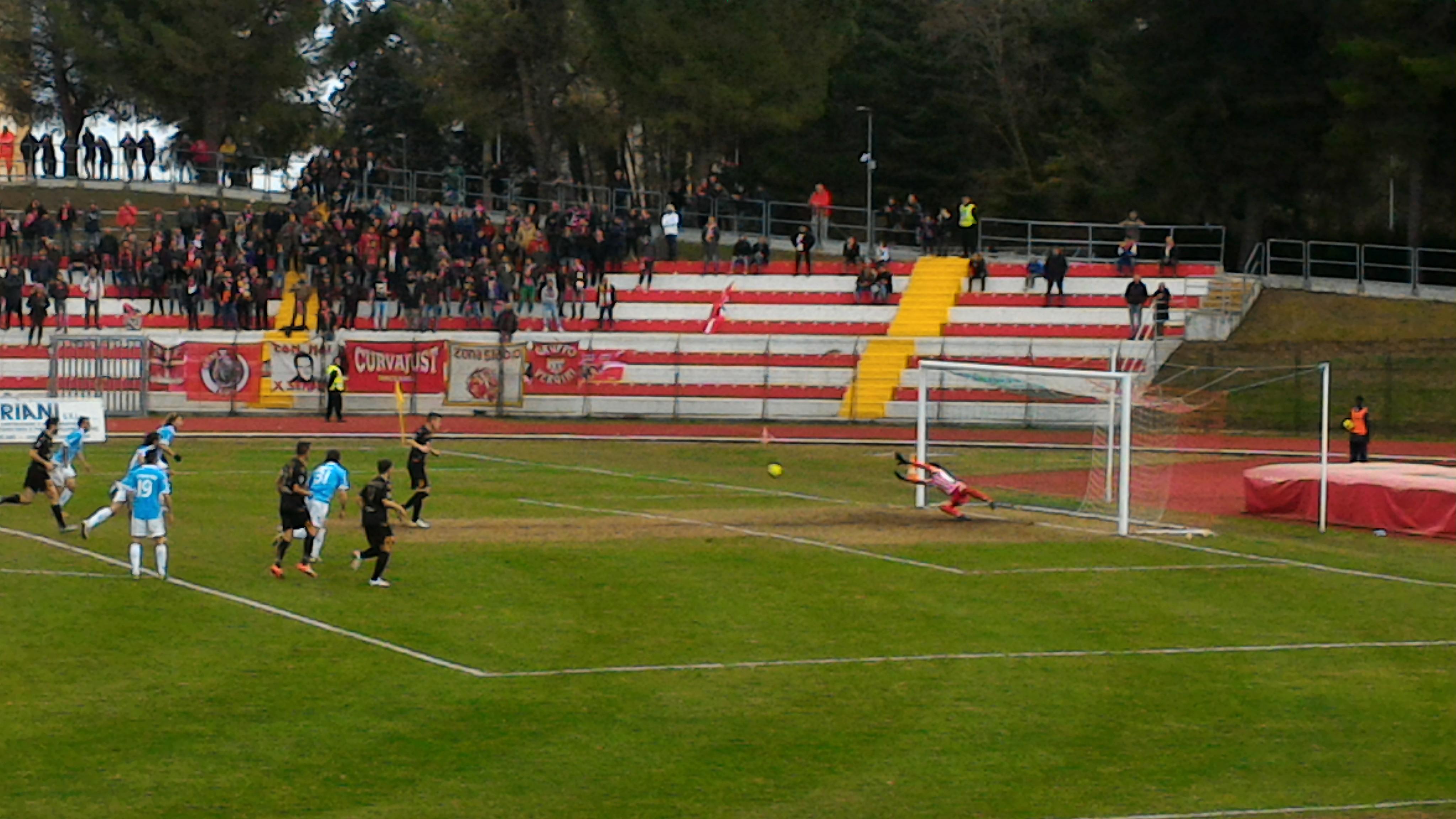 Maceratese-Padova 0-1, veneti forti ma vincono con un discusso rigore