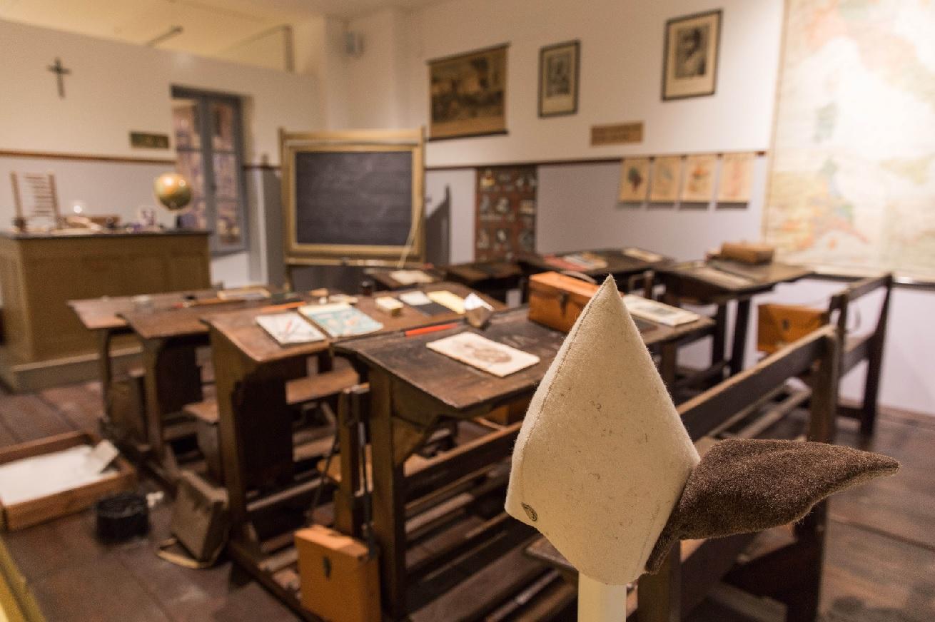 Il Banco del Somaro, incontri letterari al Museo della Scuola di Macerata