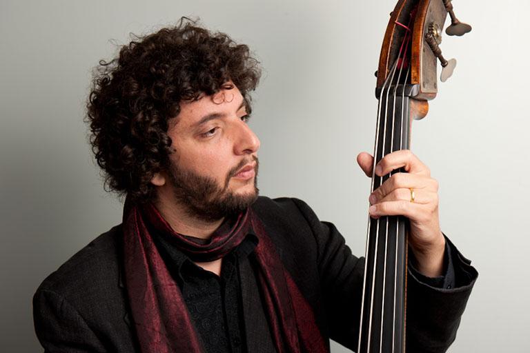 Macerata Jazz apre la stagione con il contrabbassista Omer Avital