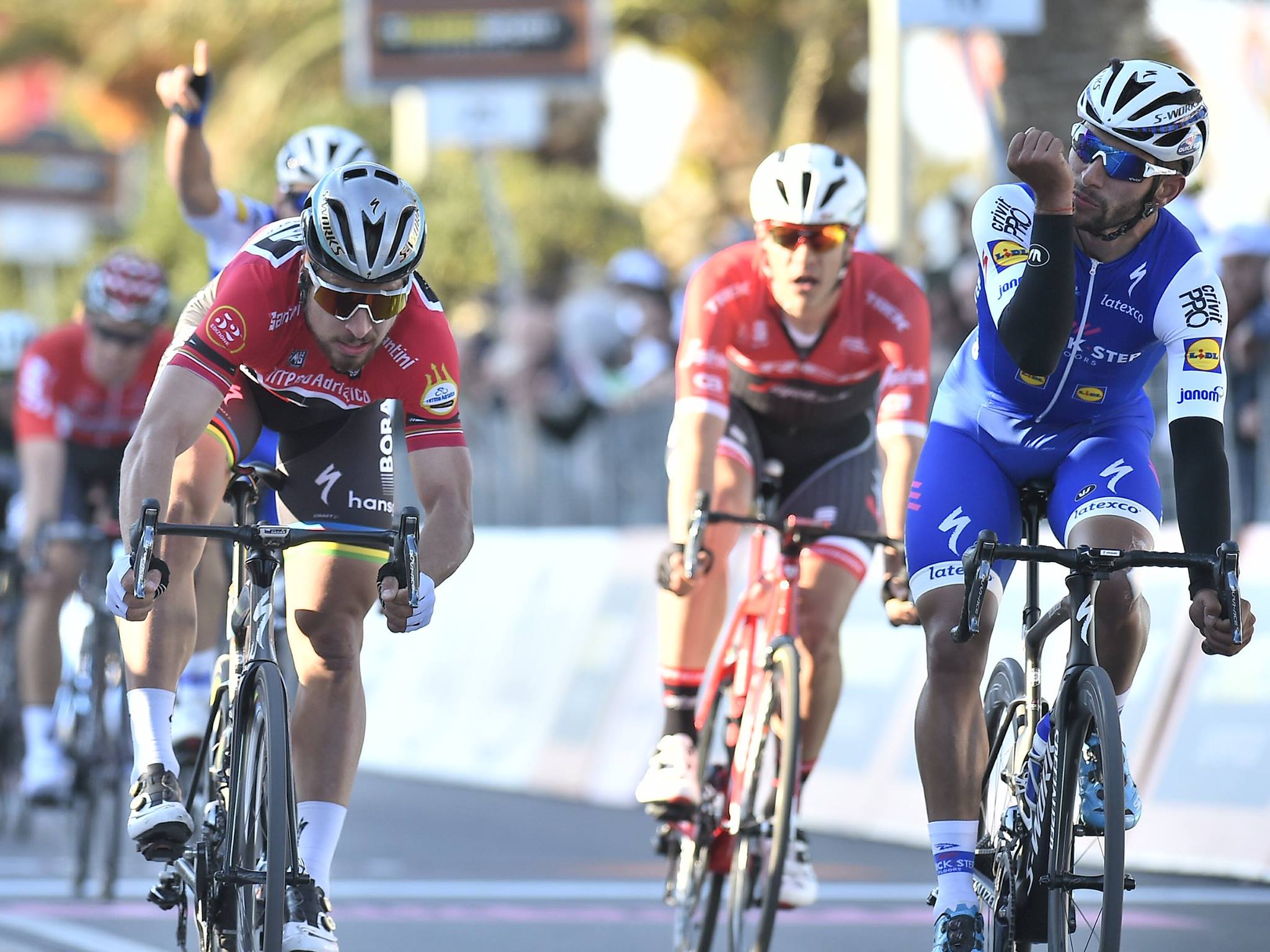 Tirreno Adriatico a Civitanova Marche, Gaviria vince in volata su Segan