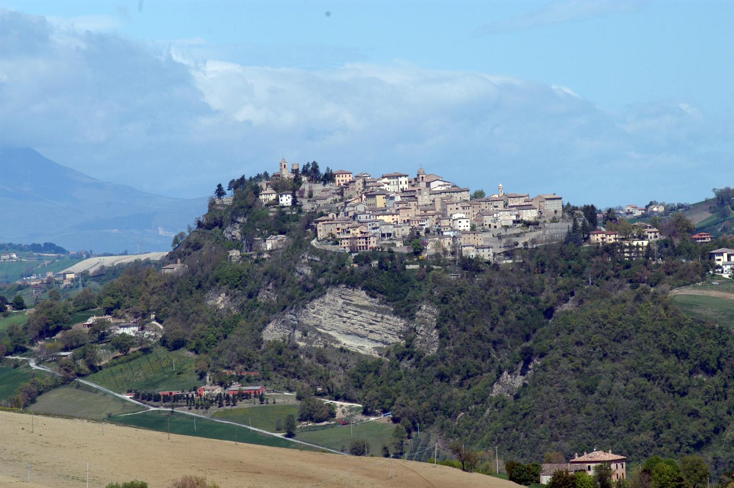 Riaperta la strada Monte San Martino-Amandola, lavori conclusi in 4 settimane