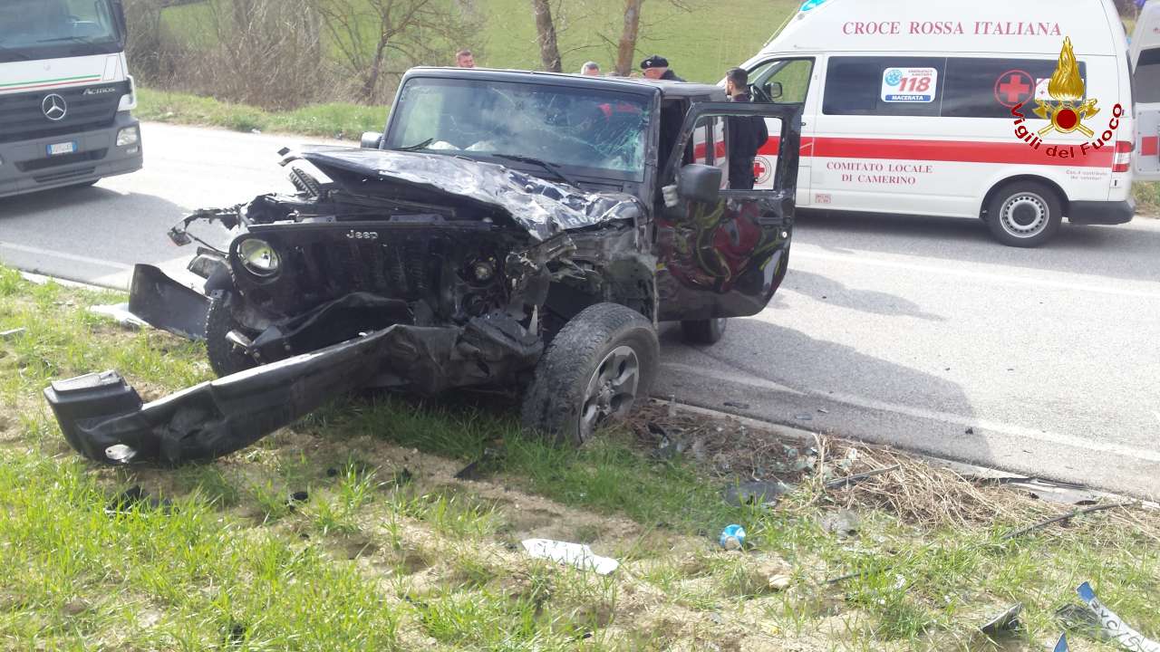 Scontro frontale, muore studentessa Unicam di Montecassiano