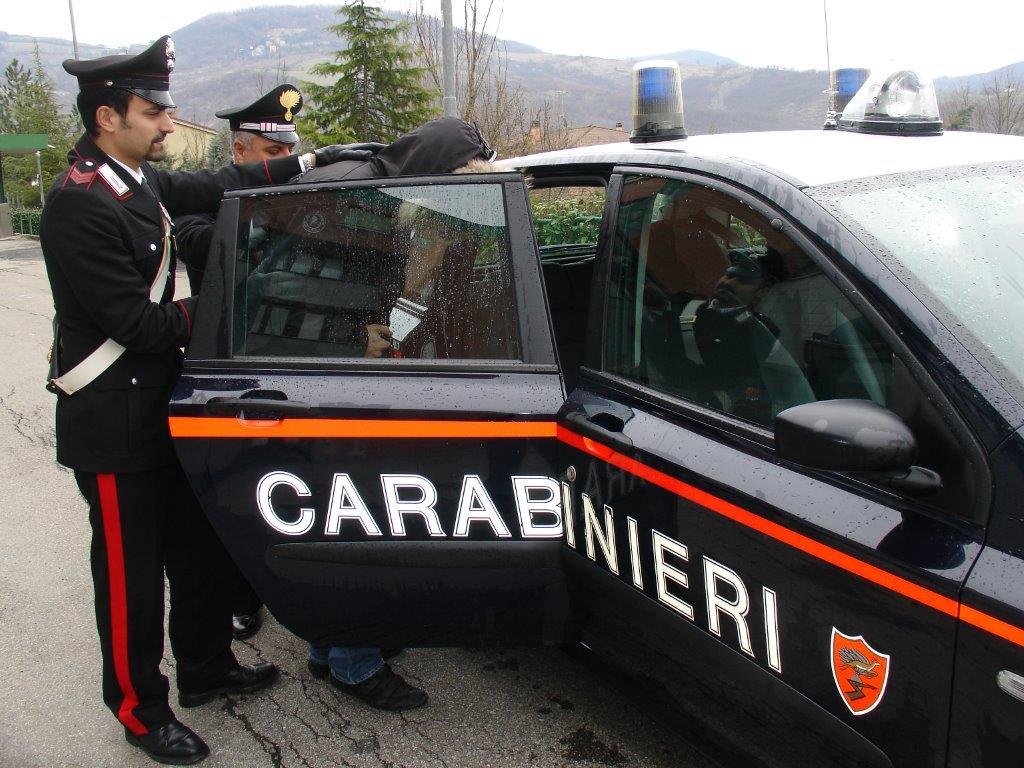 Carabinieri di Macerata arrestano spacciatore e scoprono la sua rete