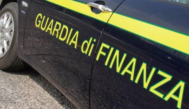 Finanza arresta imprenditore civitanovese, aveva un kg di hashish