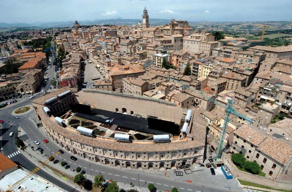 Macerata, avanti con la pedonalizzazione del centro storico