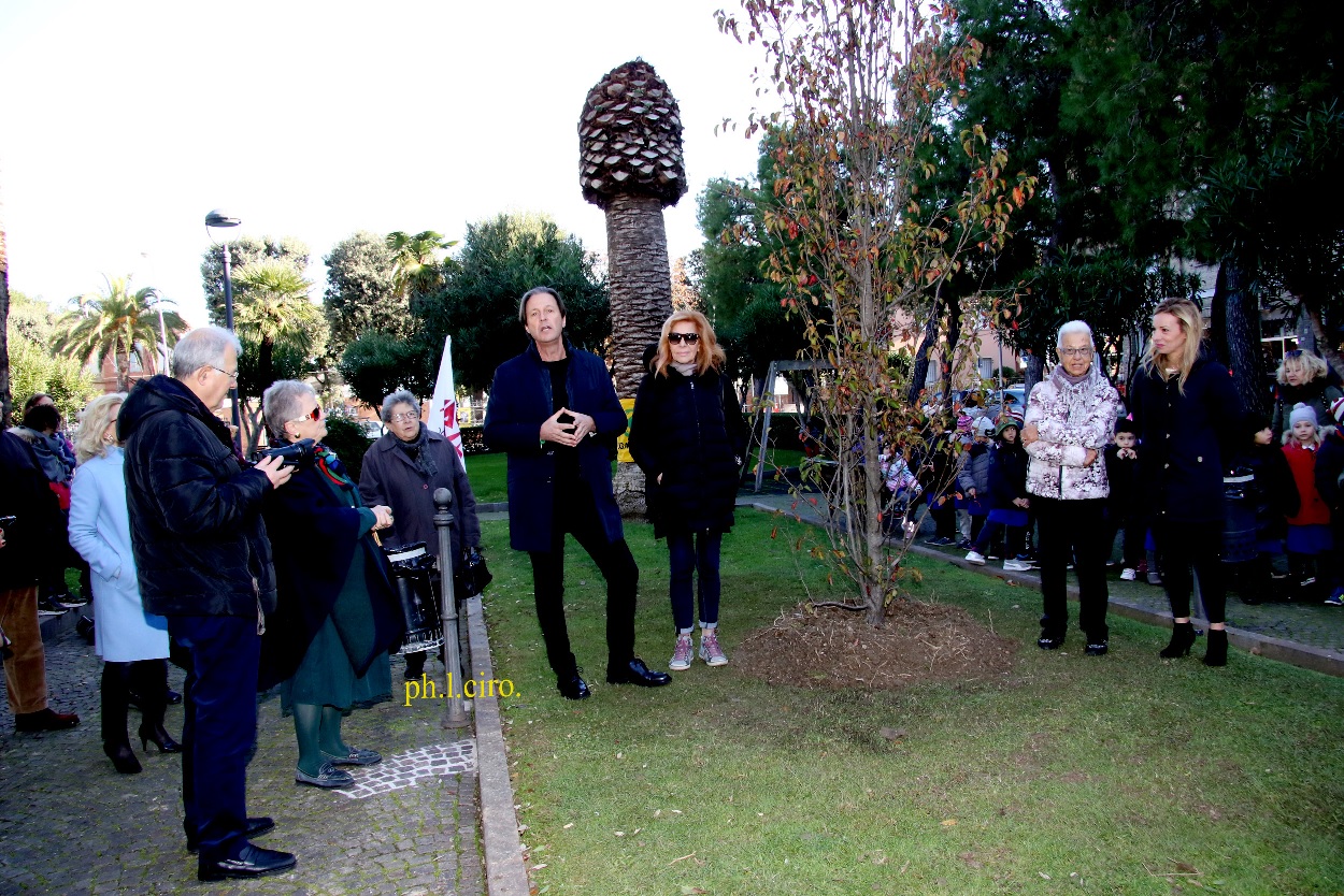 Civitanova Marche, piantati due arbusti per la Festa dell’Albero