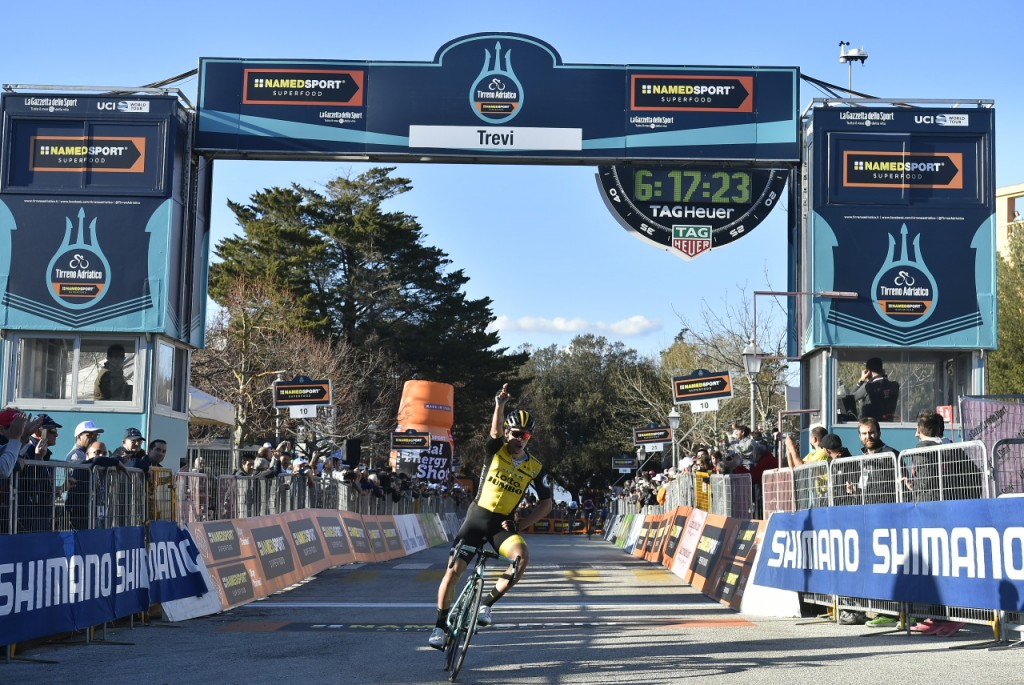 Tappa della Tirreno-Adriatico a Sarnano, arrivo a Sassotetto