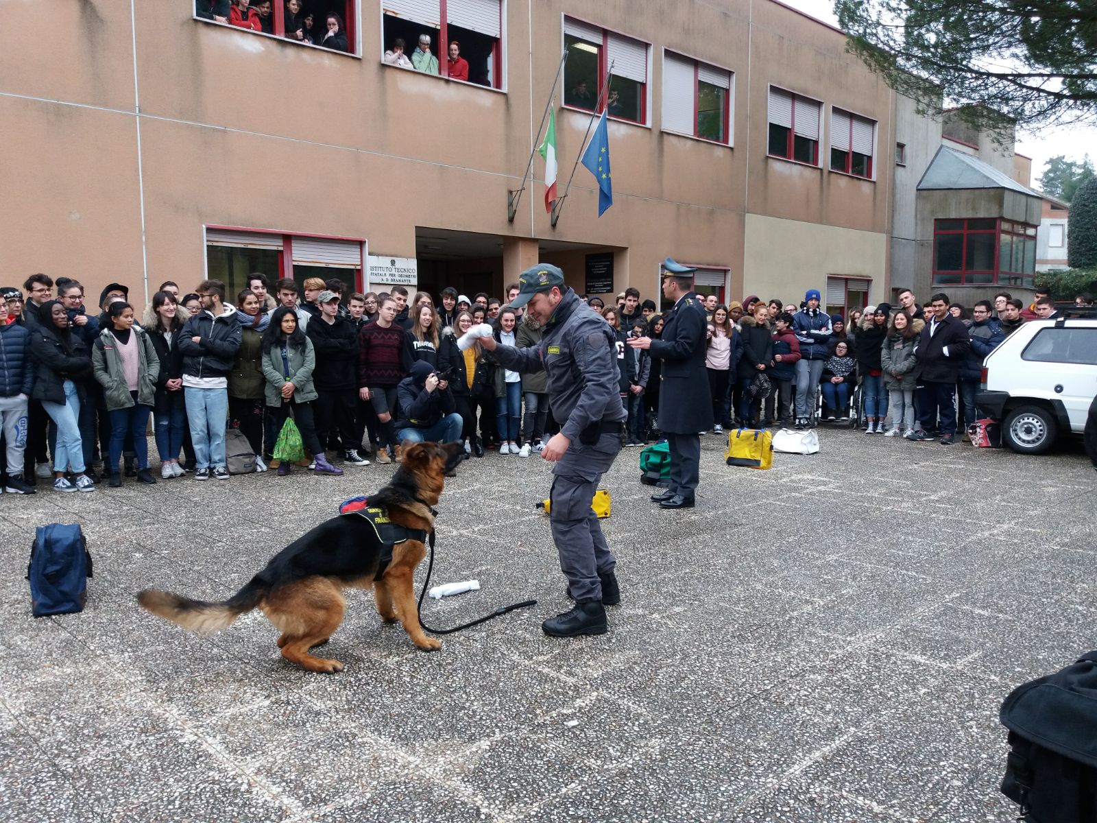 La Finanza al Pannaggi per educare alla legalità economica