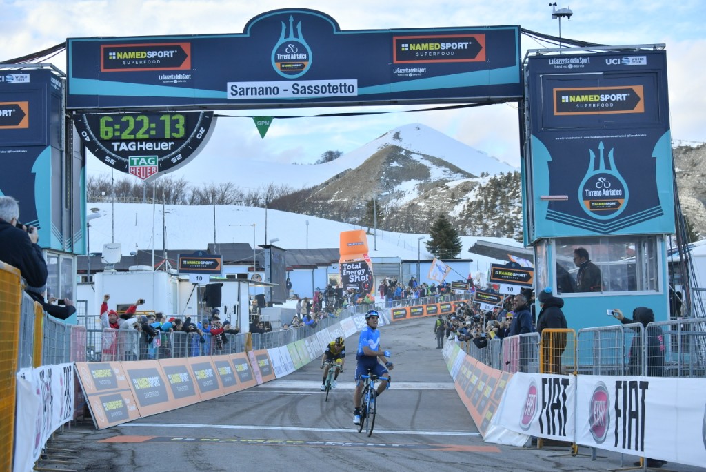 Landa vince a Sarnano, oggi Tirreno-Adriatico a Filottrano