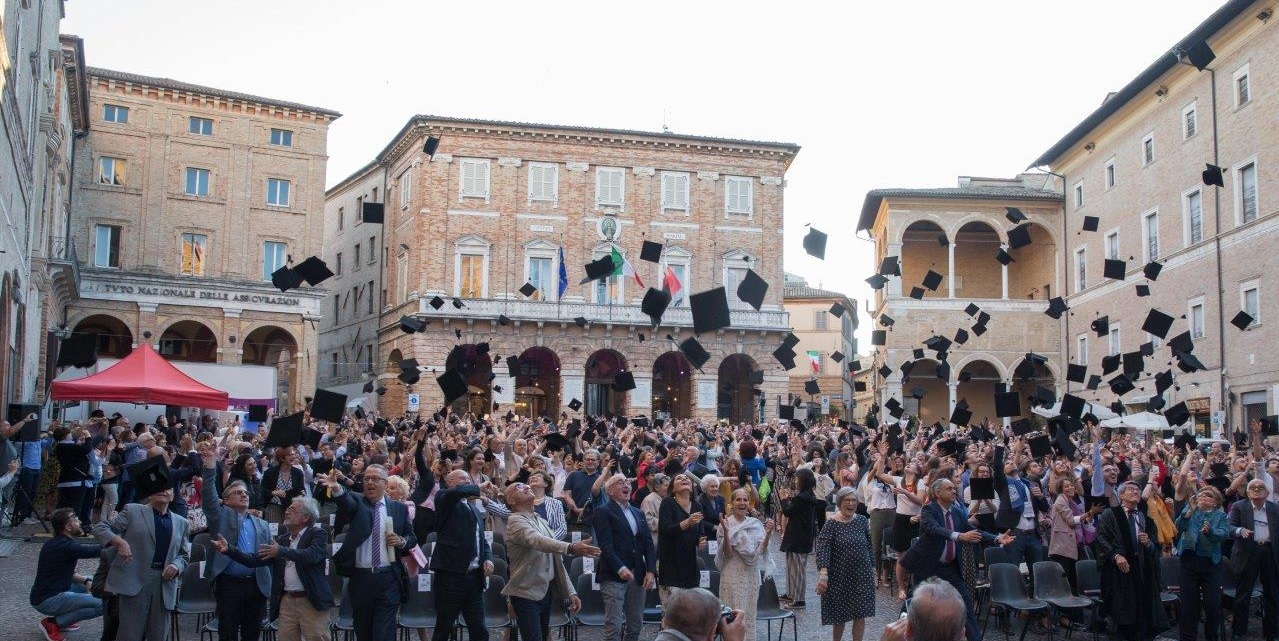 Macerata, Università in festa per la Giornata del Laureato