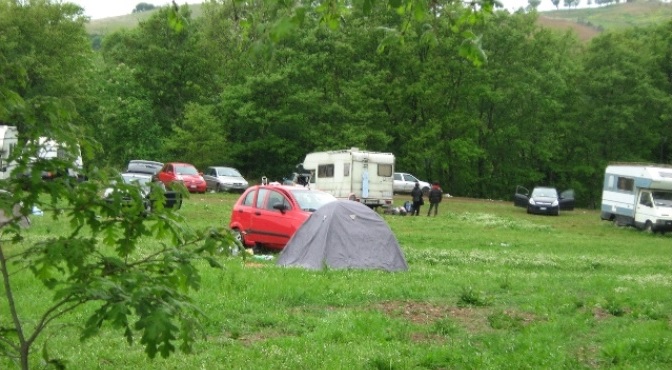 Due feriti al rave di Sefro, camper si sfrena e piomba su una tenda