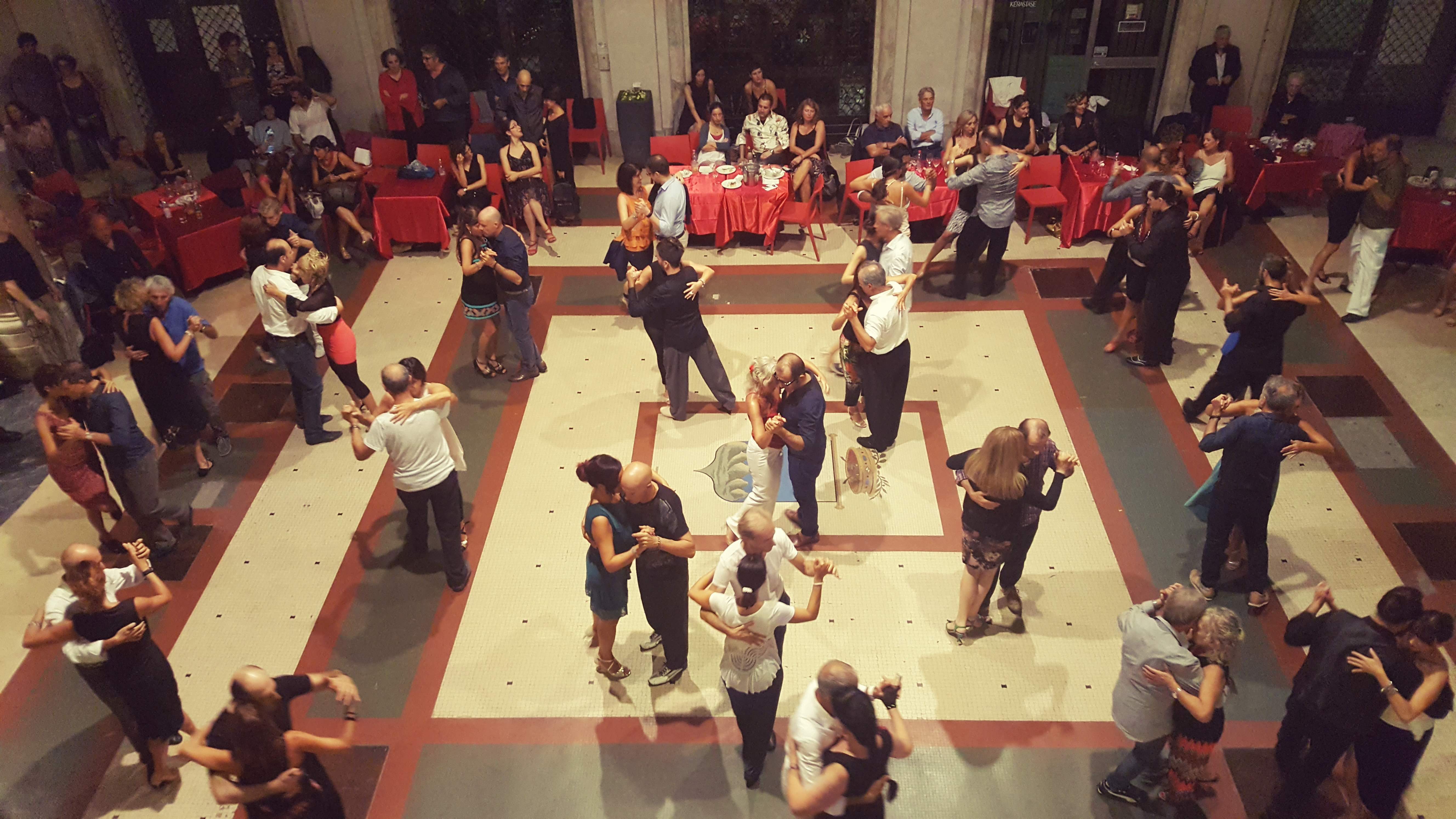 Macerata, la passione del tango in Galleria Scipione