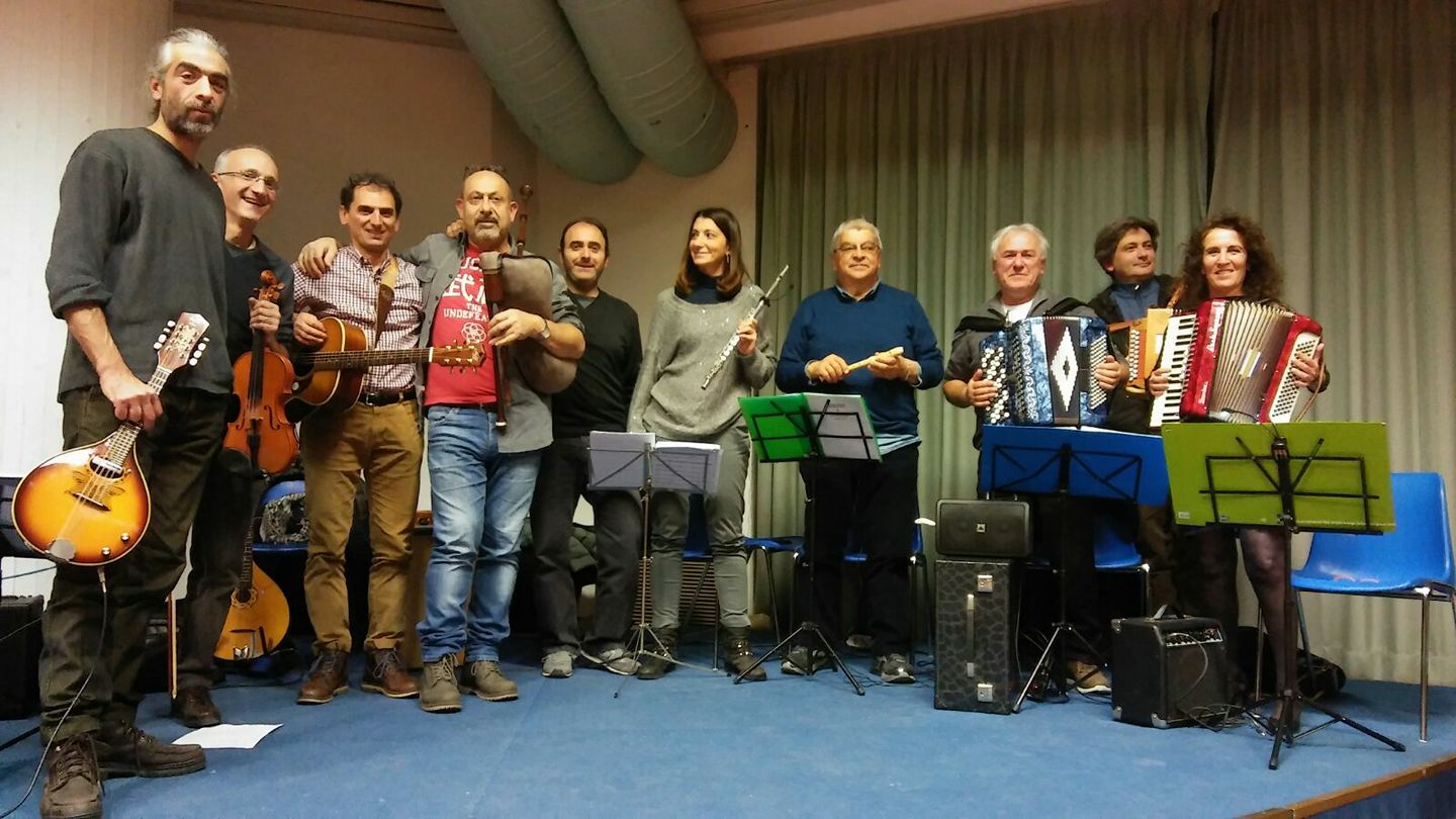 Montefano, spettacolo con Zenzero e Cannella Folk Band