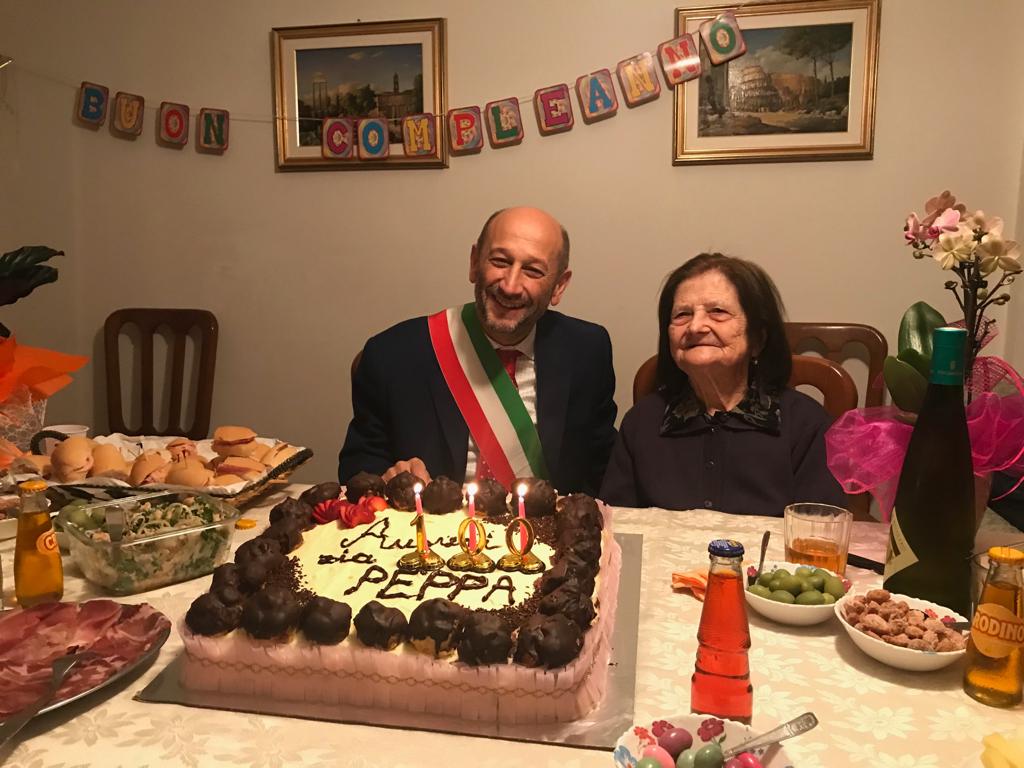 Macerata, auguri del Comune alla centenaria Giuseppa Angelelli