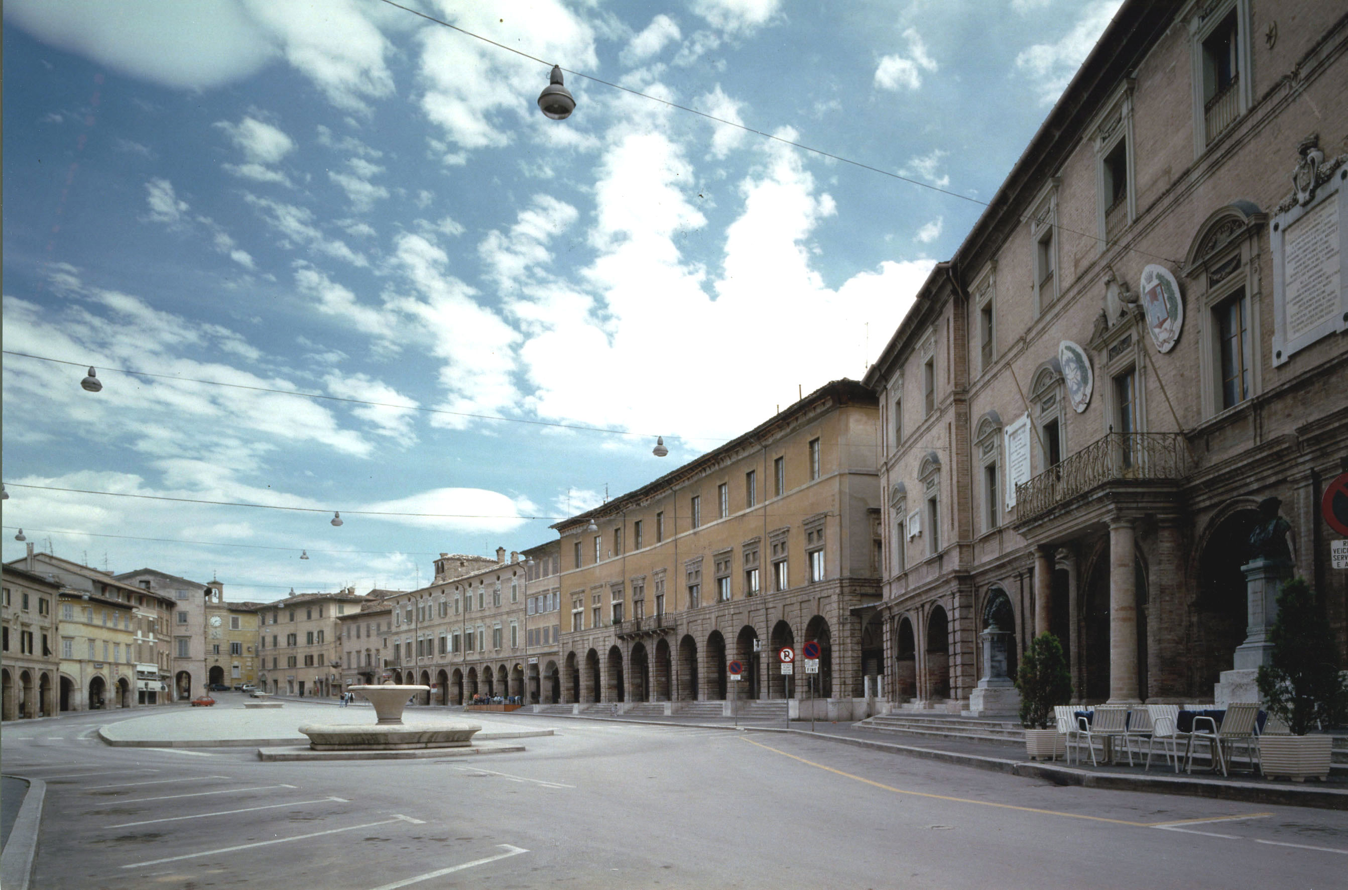 San Severino Volley, “Schiacciamo la noia” in Piazza del Popolo