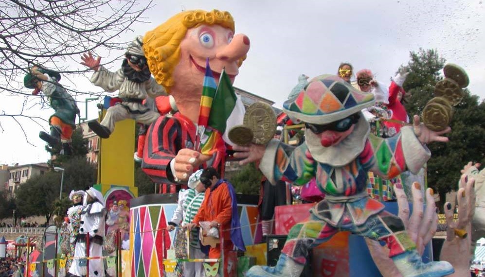 Carnevale Maceratese ai Giardini Diaz con 14 carri allegorici