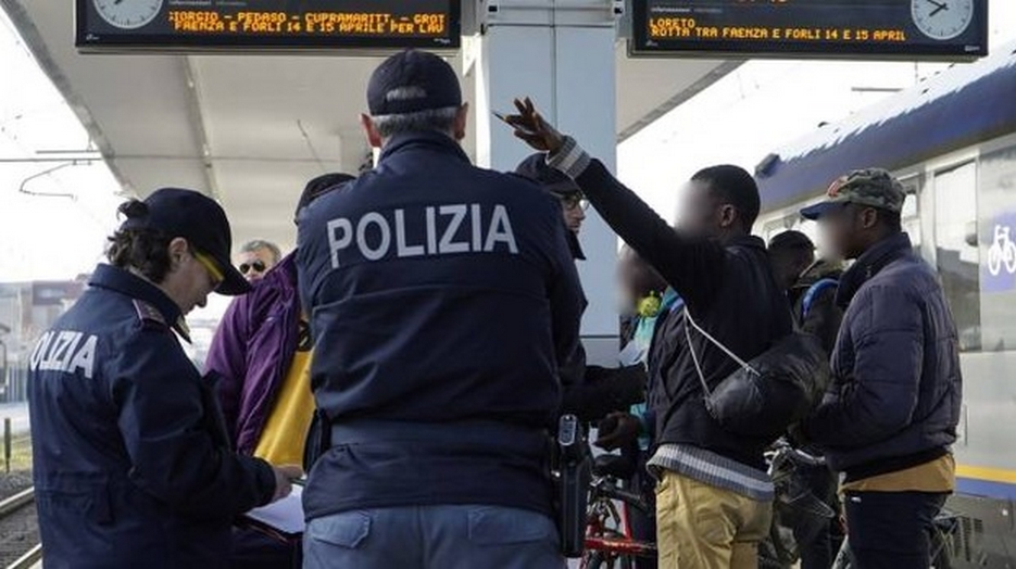 Controlli della Polizia, arrestato spacciatore pendolare