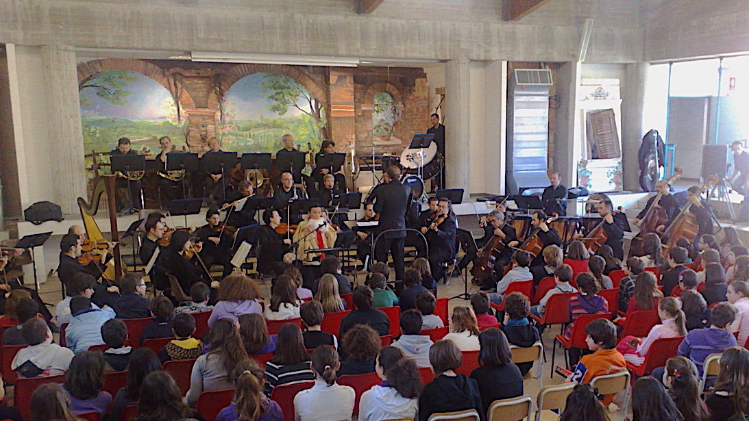 Civitanova Marche, l’Orchestra Filarmonica alla scuola Mestica