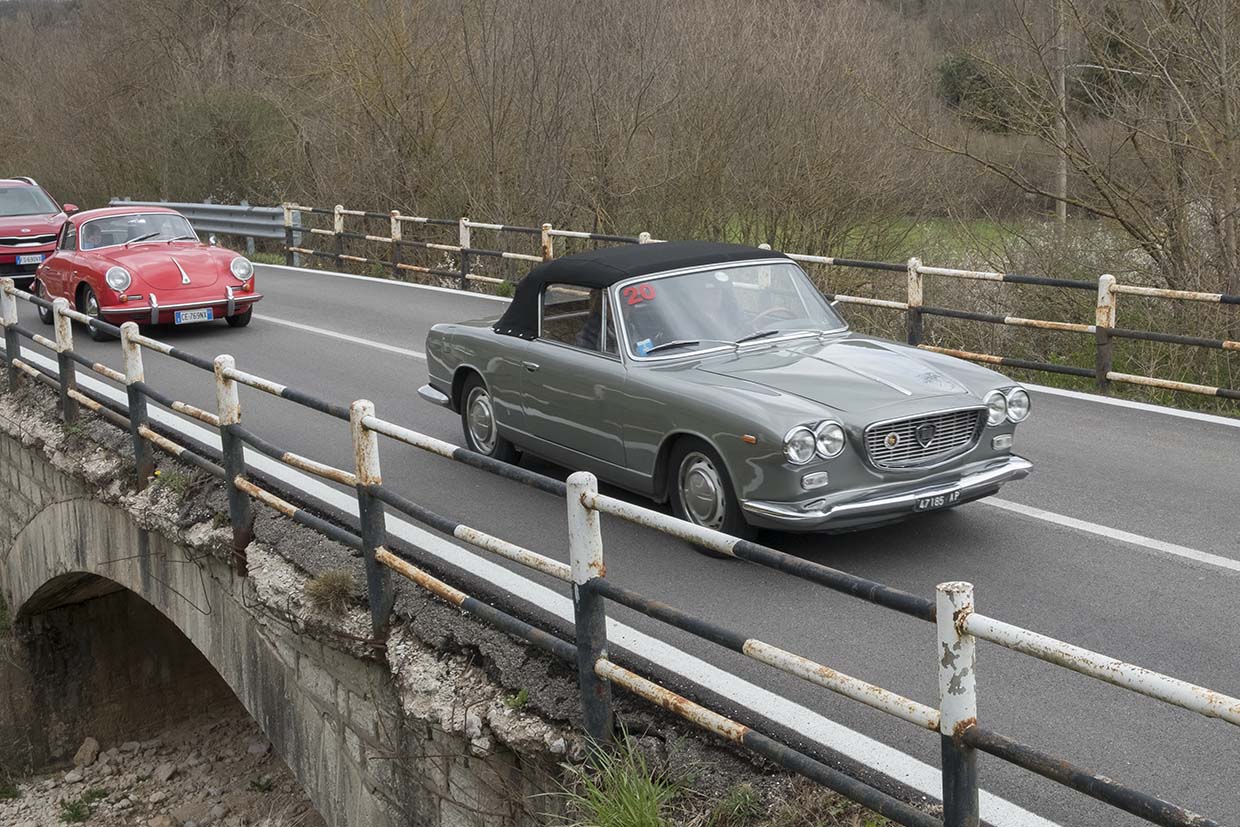 Giro delle Abbazie in auto d’epoca, da Tolentino a Rasiglia