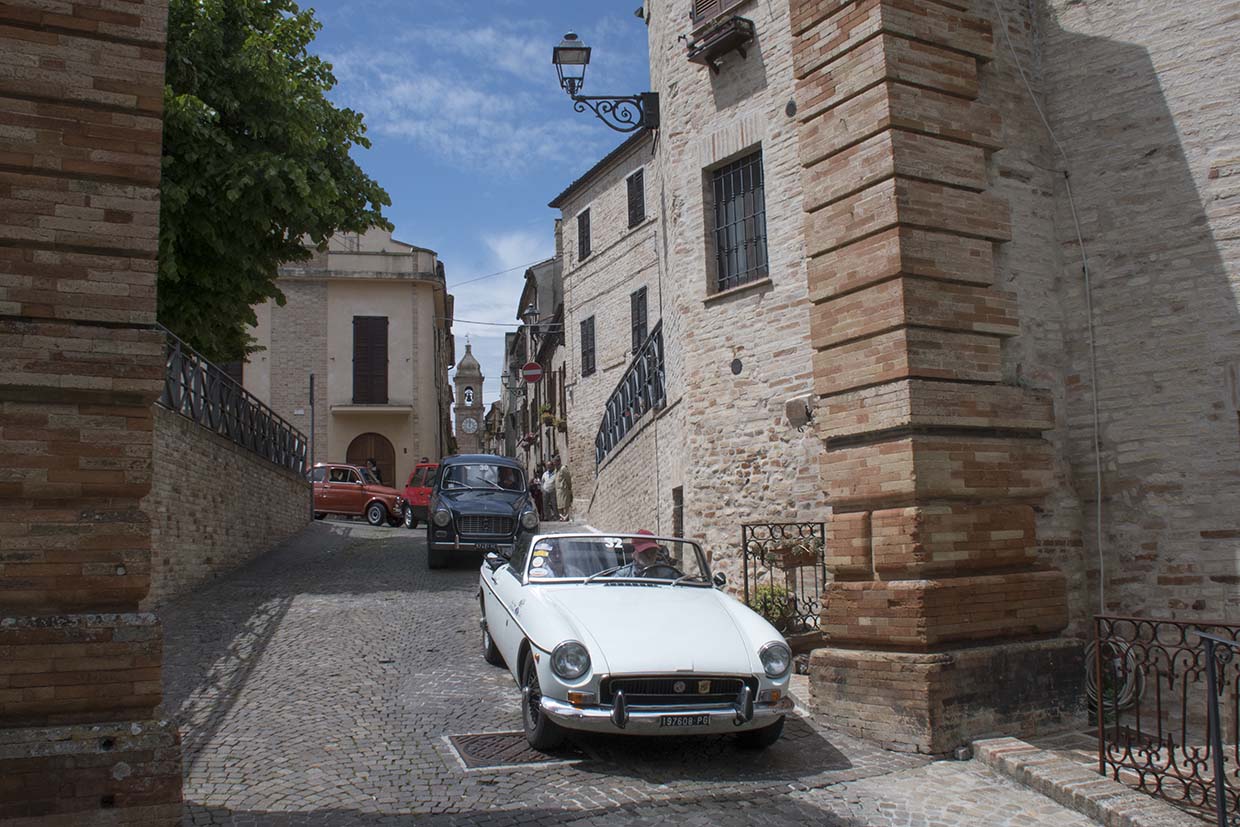 A Fermo e Altidona raduno e prove di abilità per auto d’epoca