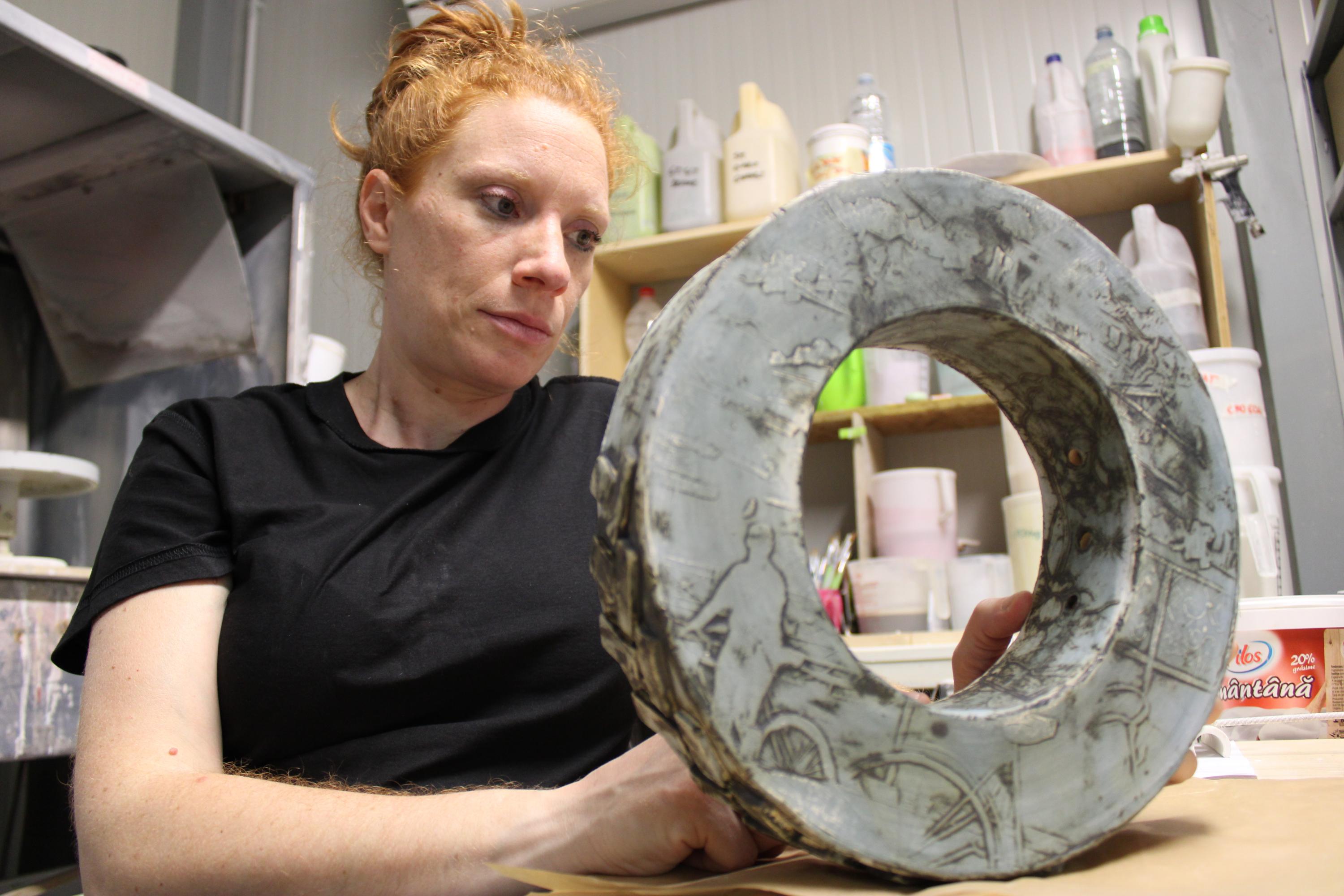 Laura Scopa, l’arte della ceramica e le “Forme attuali”