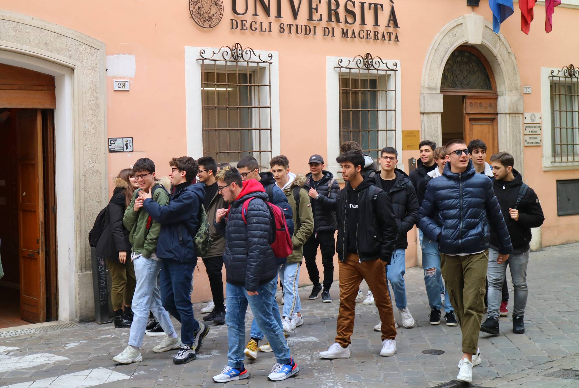 Salone di orientamento UniMC, primo giorno con 400 studenti